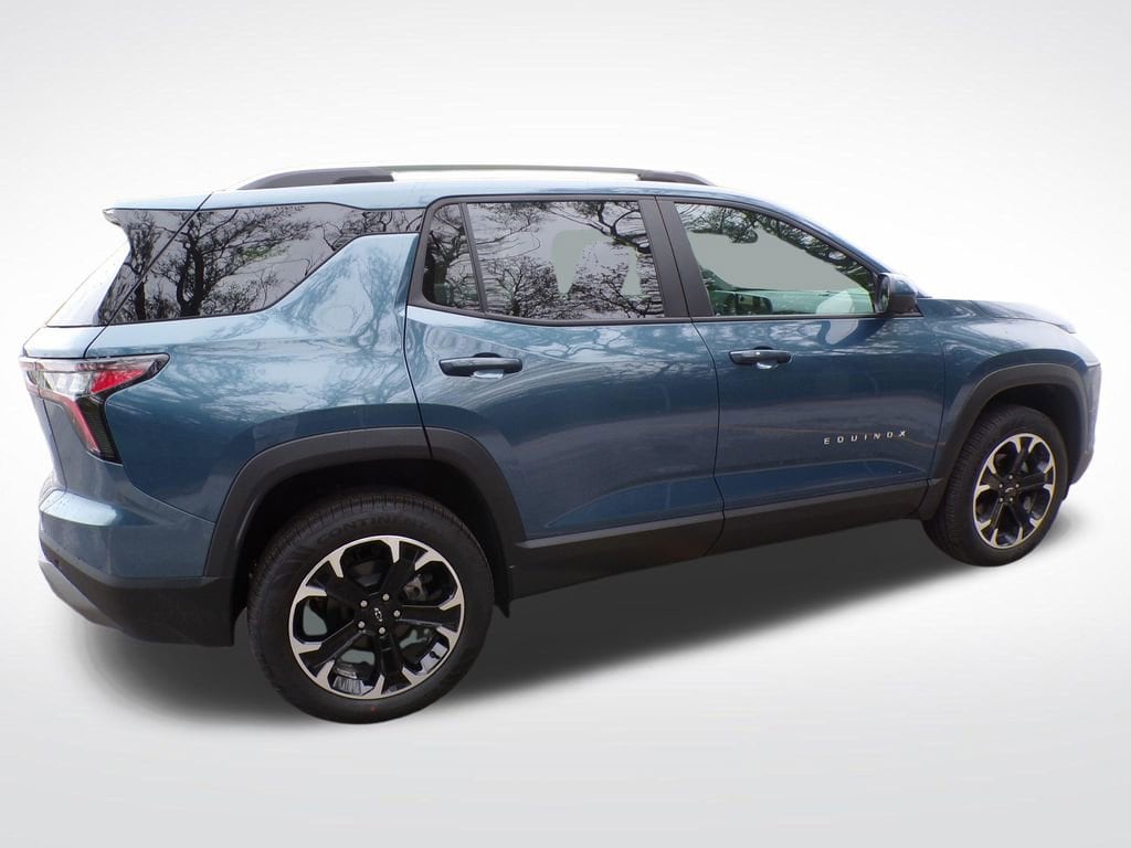 2026 Chevrolet Equinox LT - Photo 9