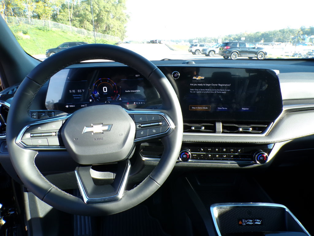 2027 Chevrolet Equinox LT - Photo 10