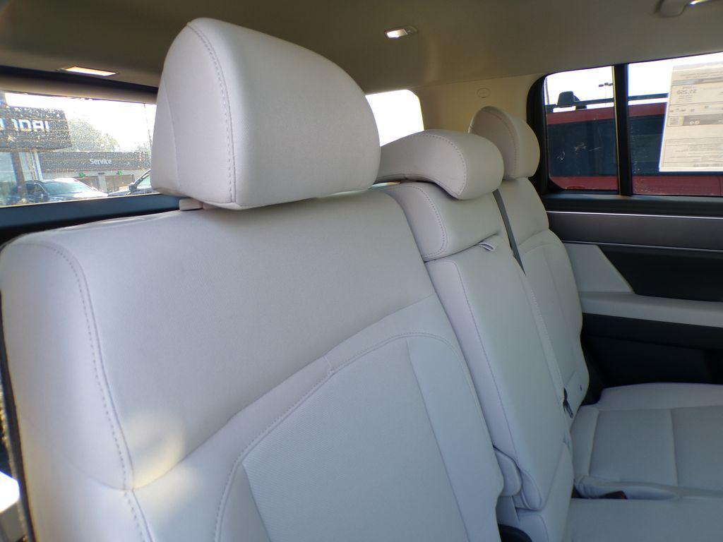2026 Hyundai Santa Fe SE - Photo 30