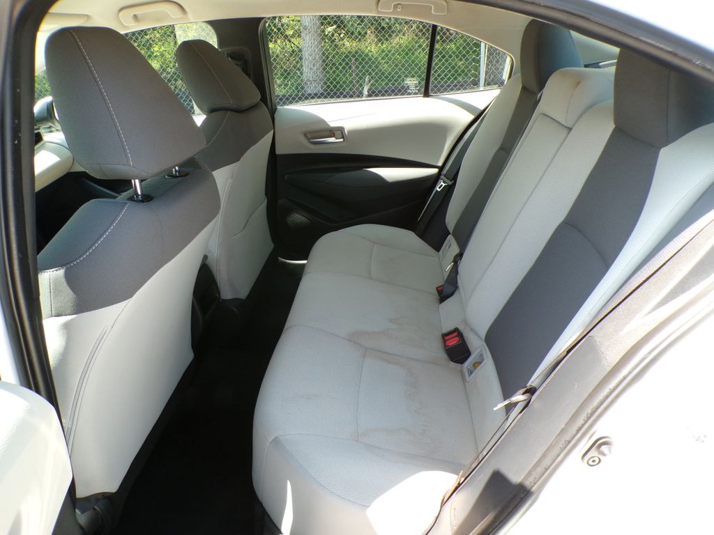 2021 Toyota Corolla LE - Photo 18