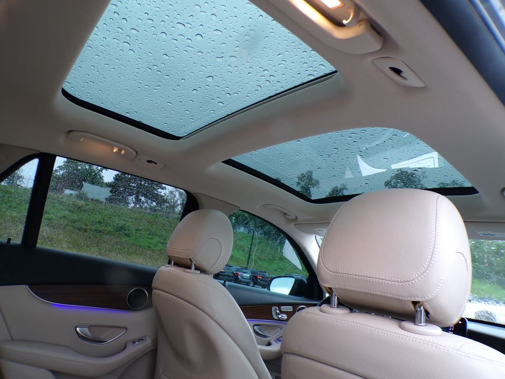 2021 Mercedes-Benz GLC GLC300 - Photo 19