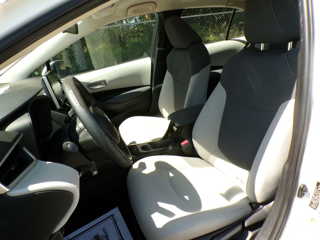 2021 Toyota Corolla LE - Photo 13