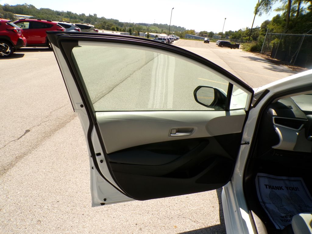 2021 Toyota Corolla LE - Photo 22