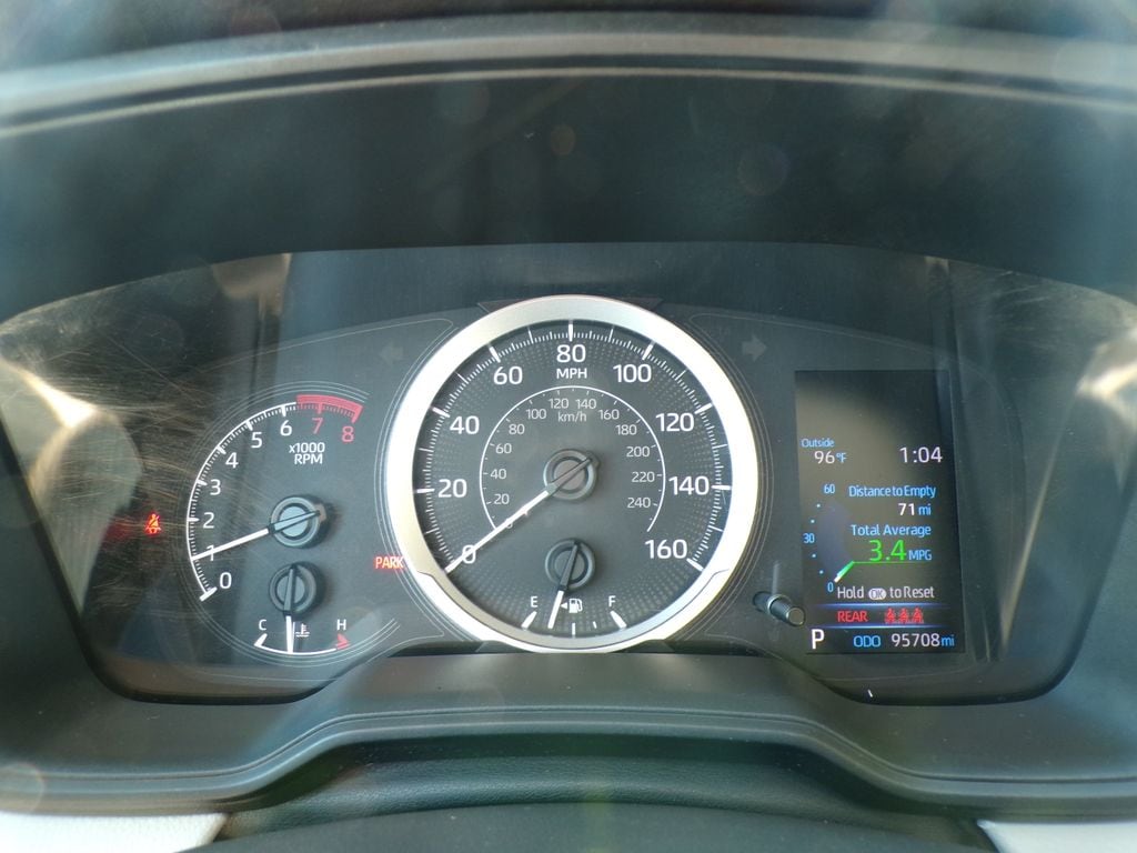 2021 Toyota Corolla LE - Photo 24