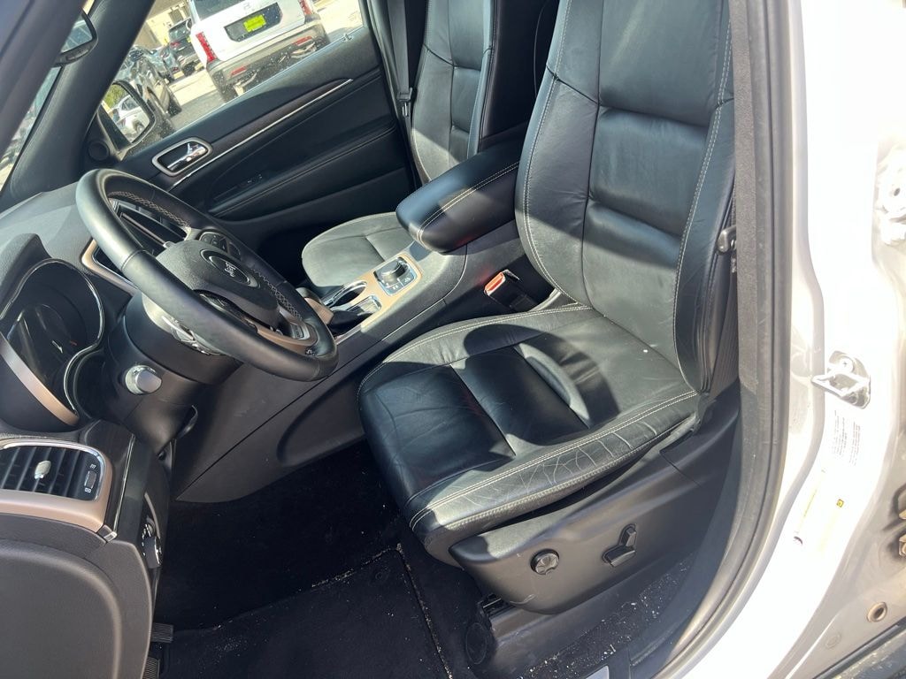 Used 2017 Jeep Grand Cherokee Limited 4x4 SUV