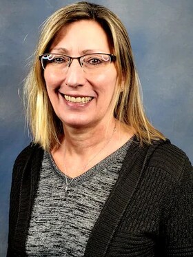 Staff member Kim Warren from ID_d30d12