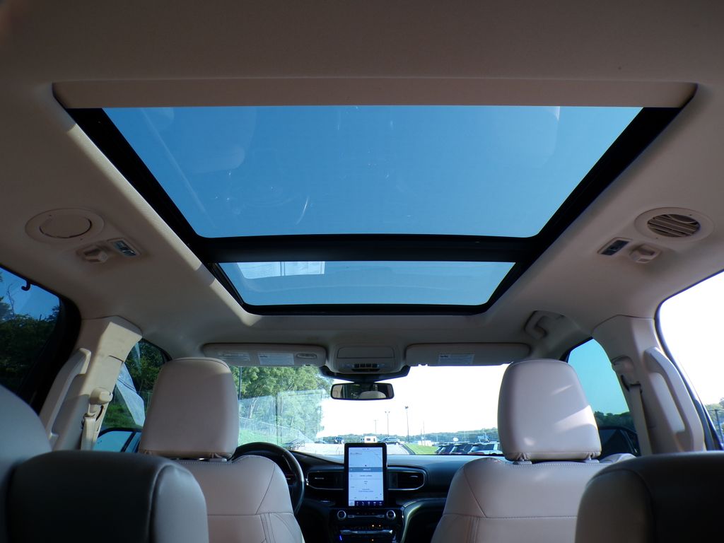 2021 Ford Explorer Platinum - Photo 24