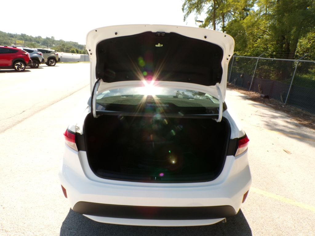 2021 Toyota Corolla LE - Photo 19