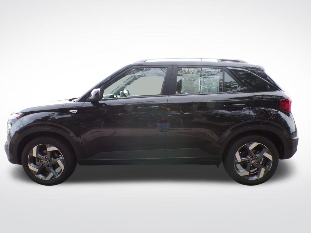 Used 2025 Hyundai Venue SEL SUV