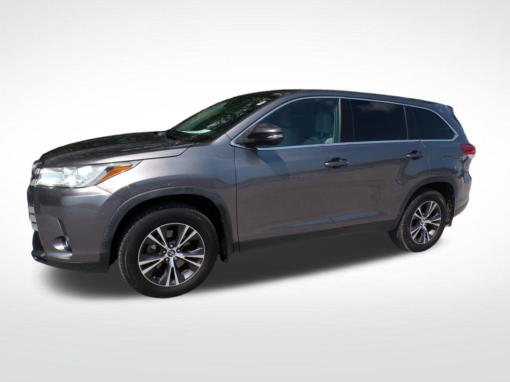 Used 2019 Toyota Highlander LE V6 SUV