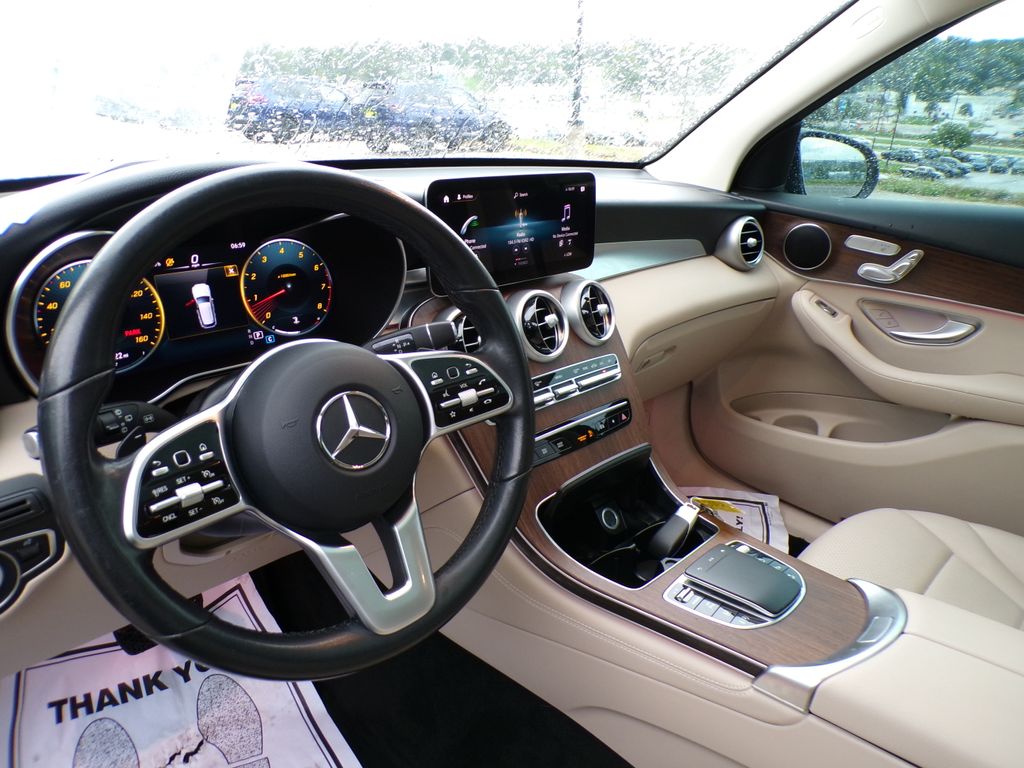 2021 Mercedes-Benz GLC GLC300 - Photo 9