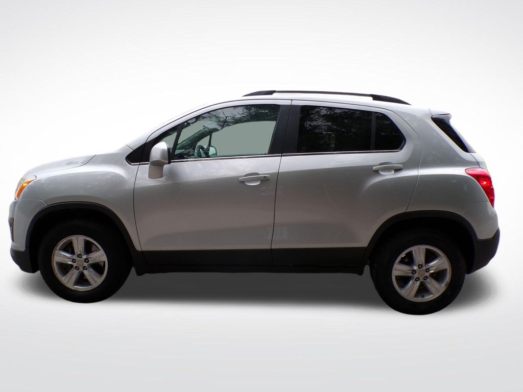 Used 2016 Chevrolet Trax LT with VIN 3GNCJPSB6GL141189 for sale in Bellevue, NE