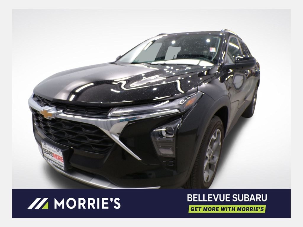 Used 2025 Chevrolet Trax LT SUV