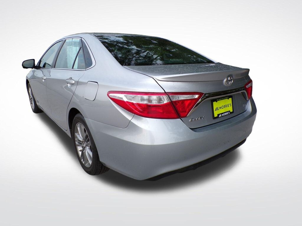 Used 2017 Toyota Camry SE Sedan