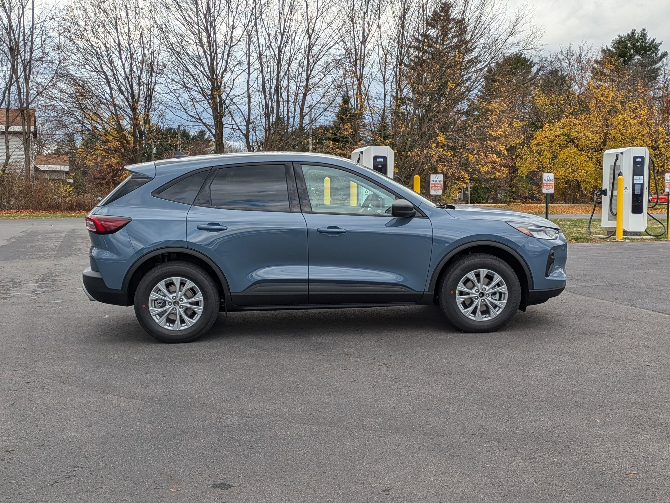 2025 Ford Escape Active photo 2