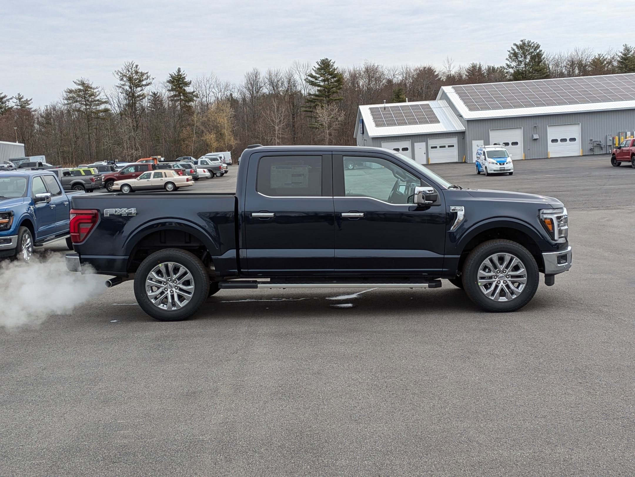 2025 Ford F-150 Lariat photo 2