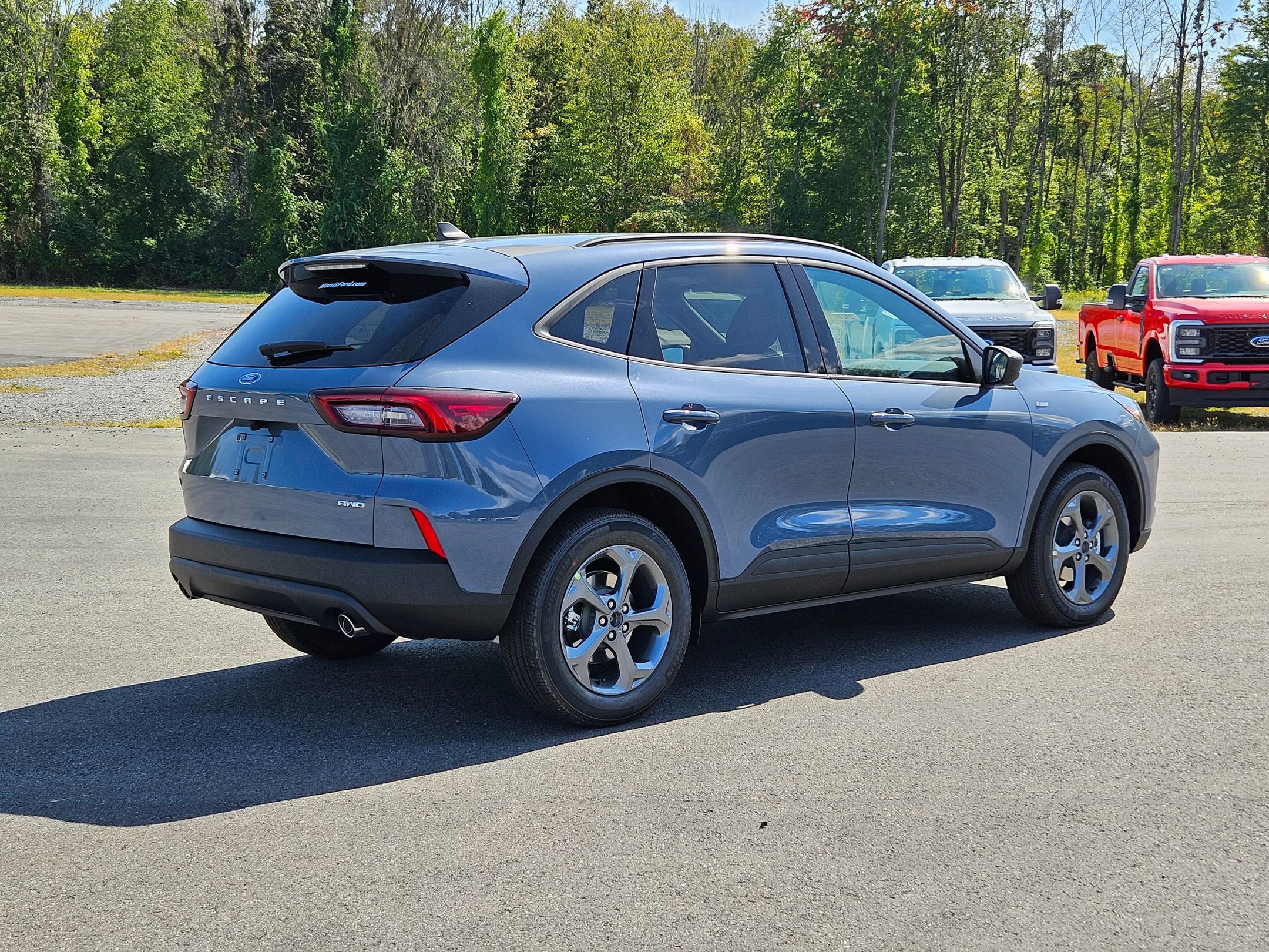 2025 Ford Escape ST-Line photo 2