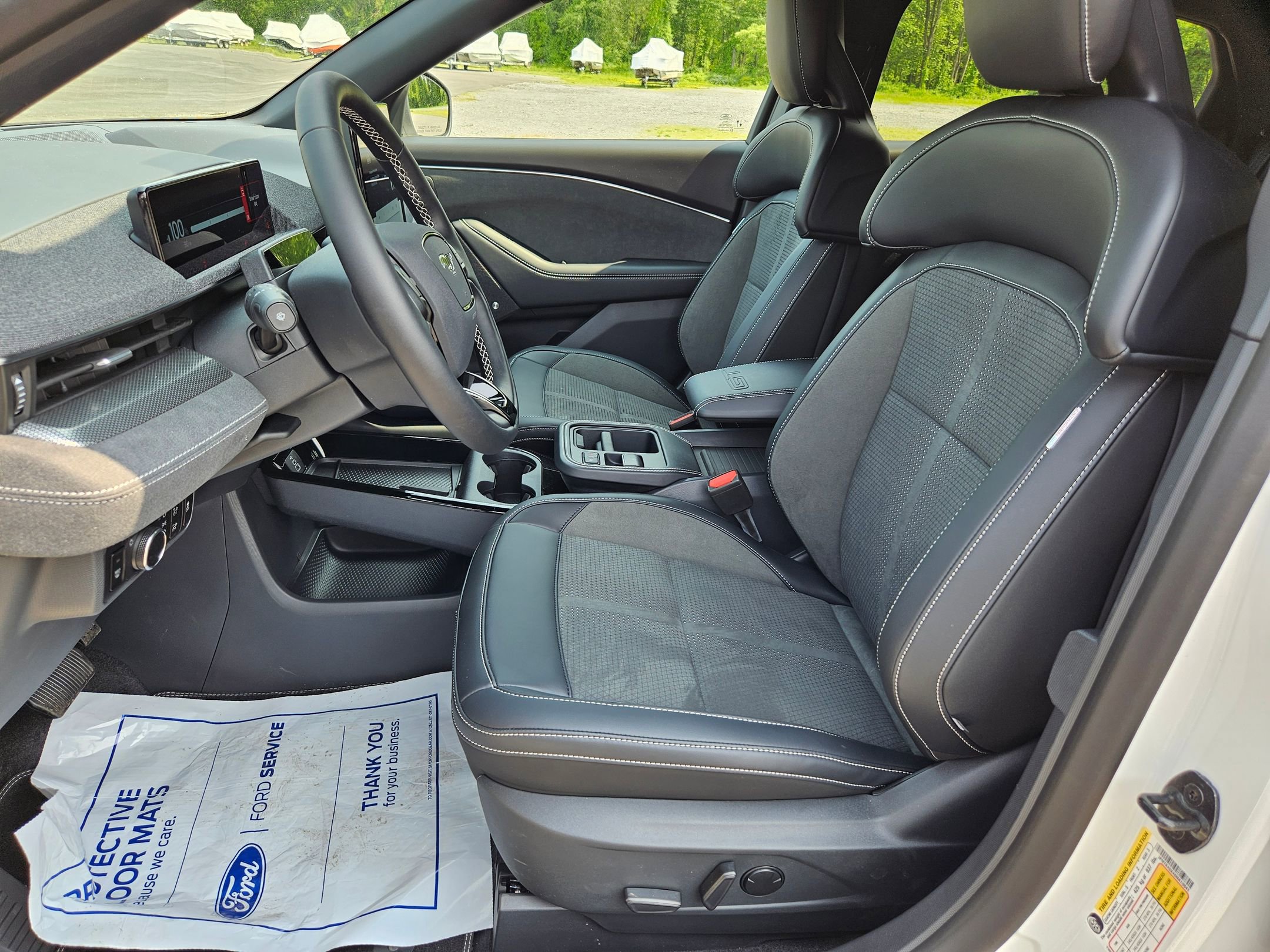 2025 Ford Mustang Mach-E GT photo 4