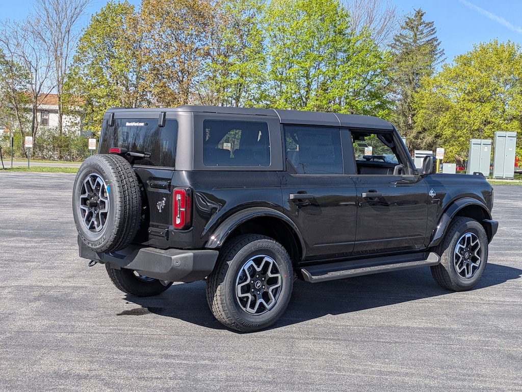 New 2026 Ford Bronco Outer Banks SUV