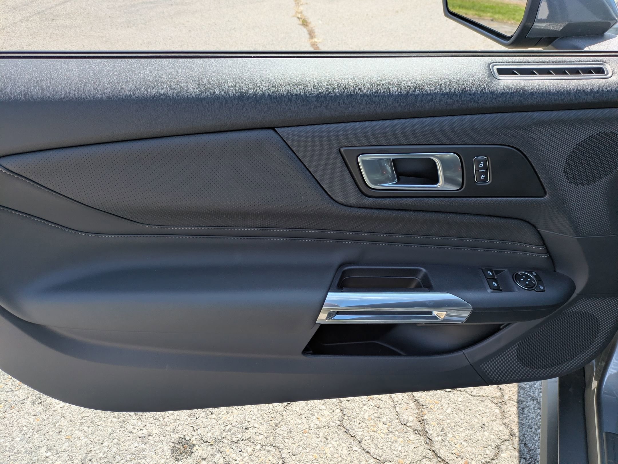 2026 Ford Mustang EcoBoost Premium Fastback - Photo 3