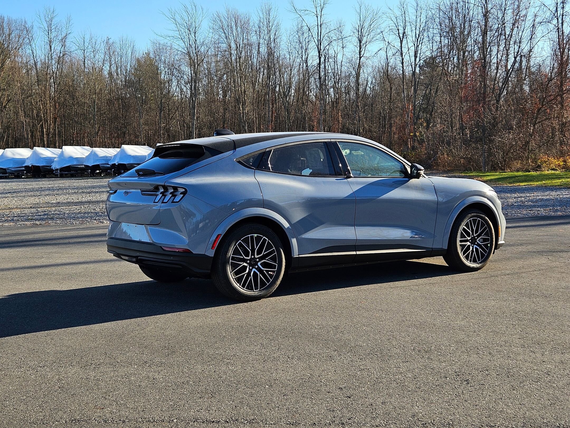 2025 Ford Mustang Mach-E Premium photo 3