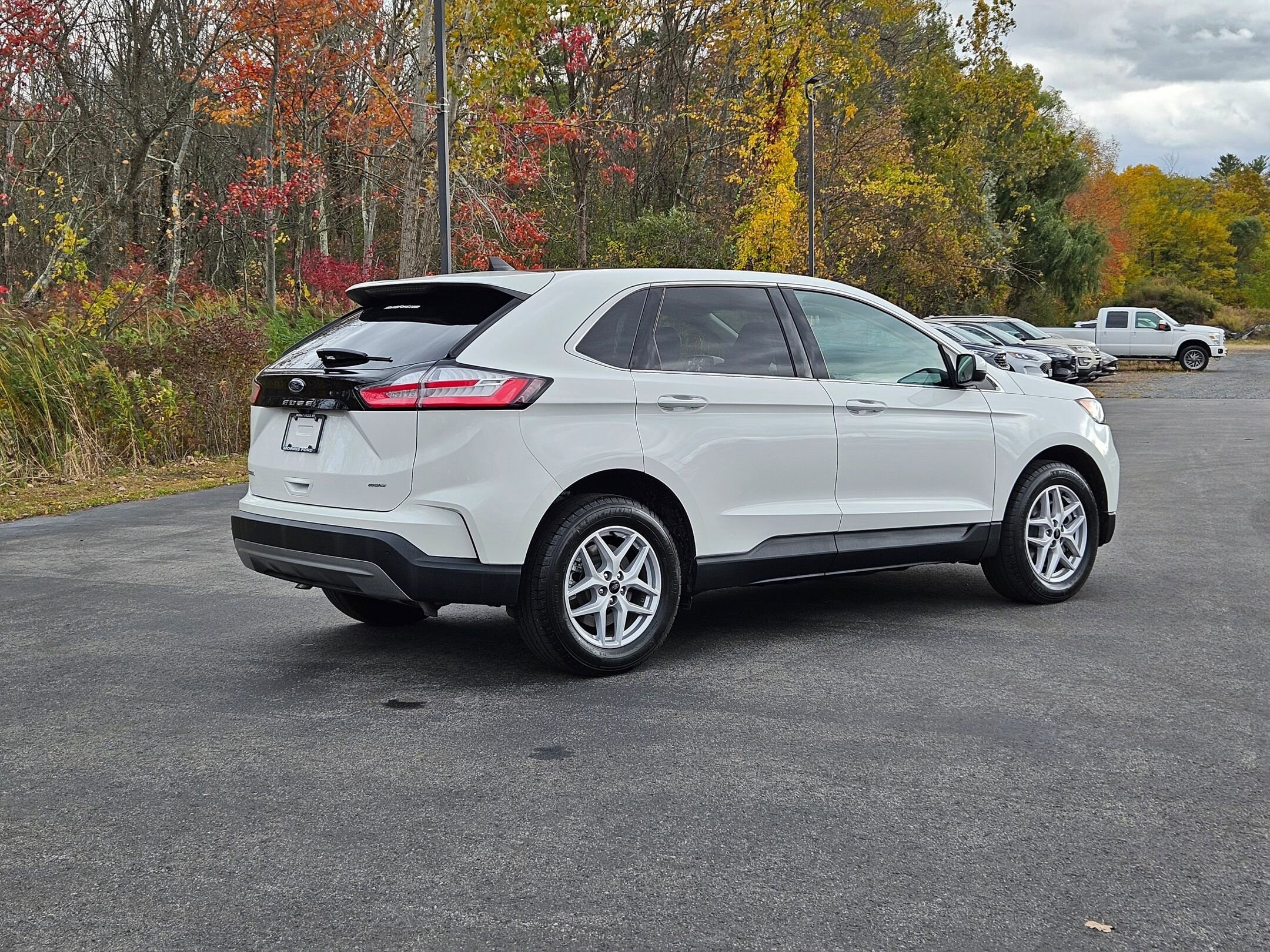 2023 Ford Edge SEL photo 3
