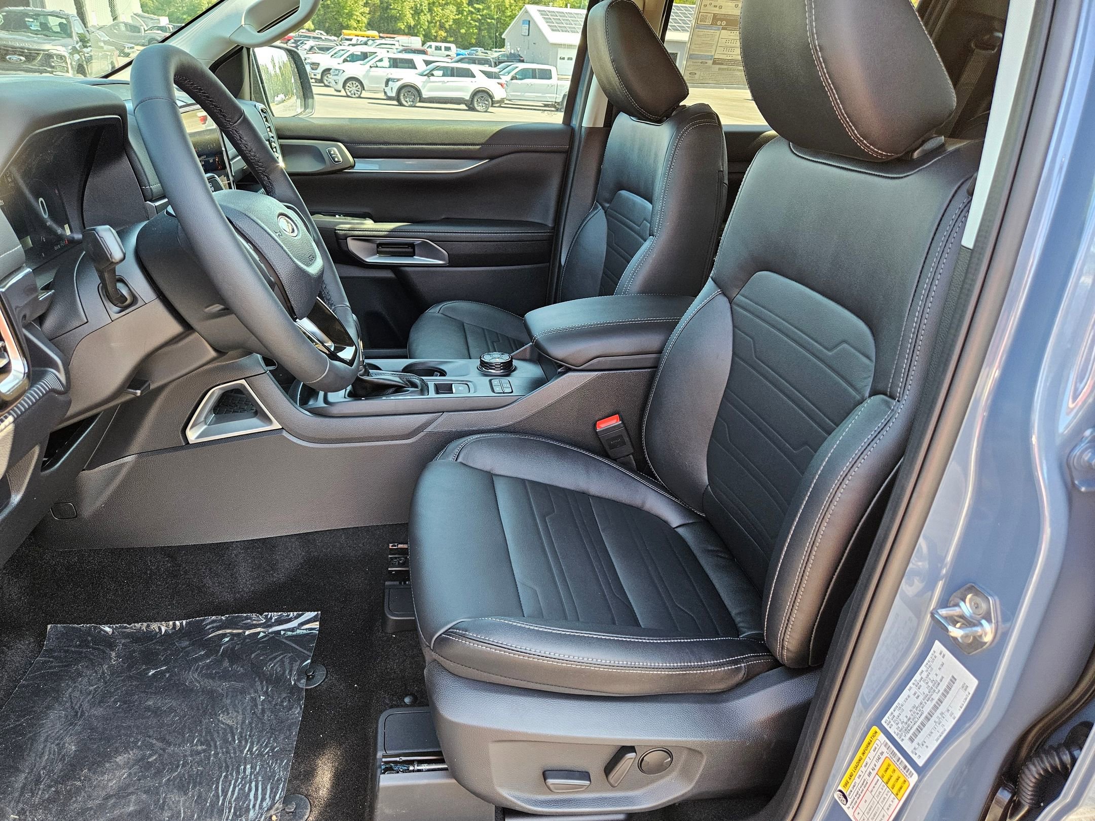 2025 Ford Ranger Lariat photo 3