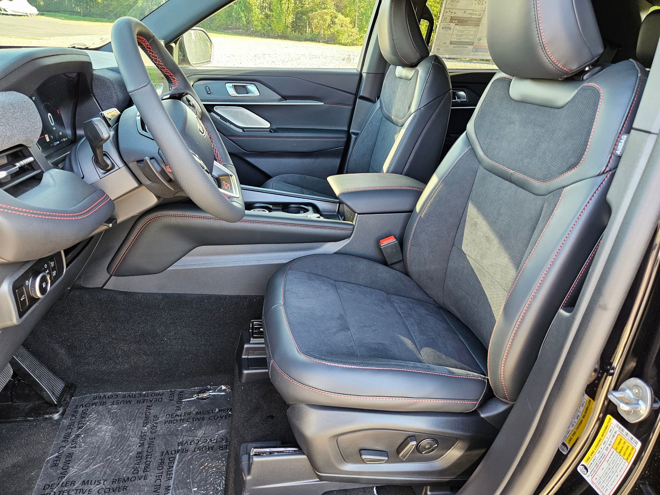 2025 Ford Explorer ST photo 3