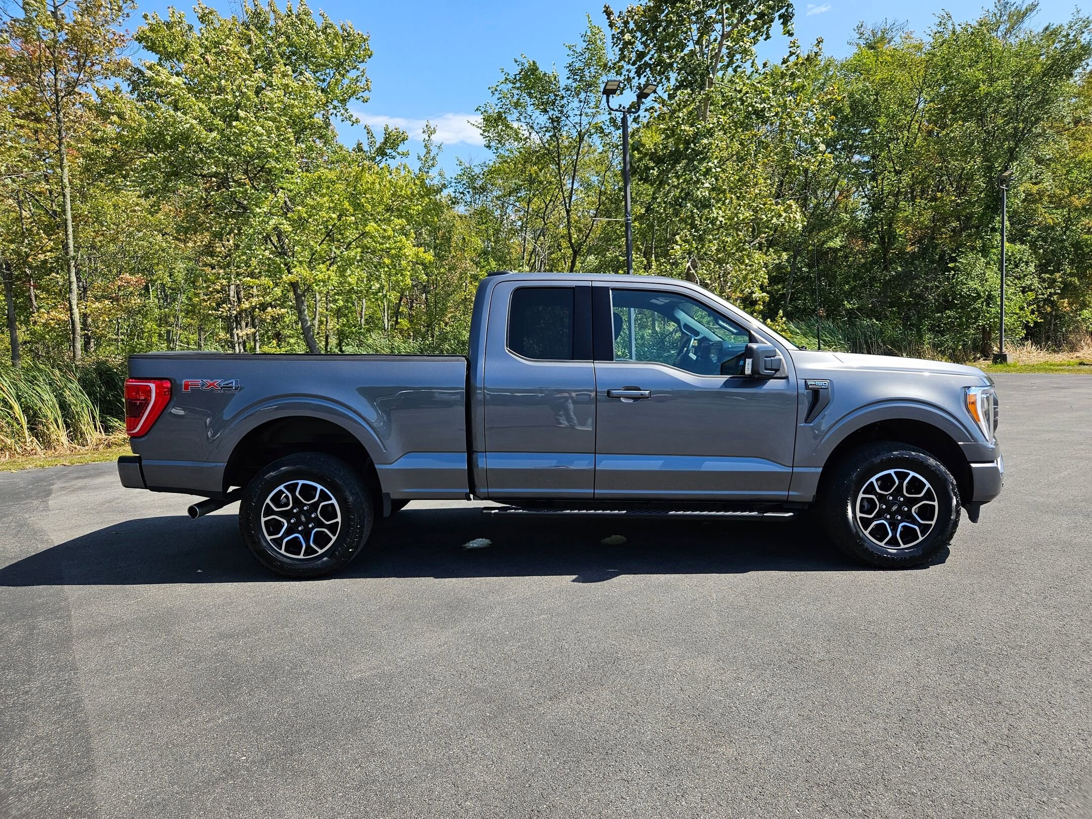 2023 Ford F-150 photo 2