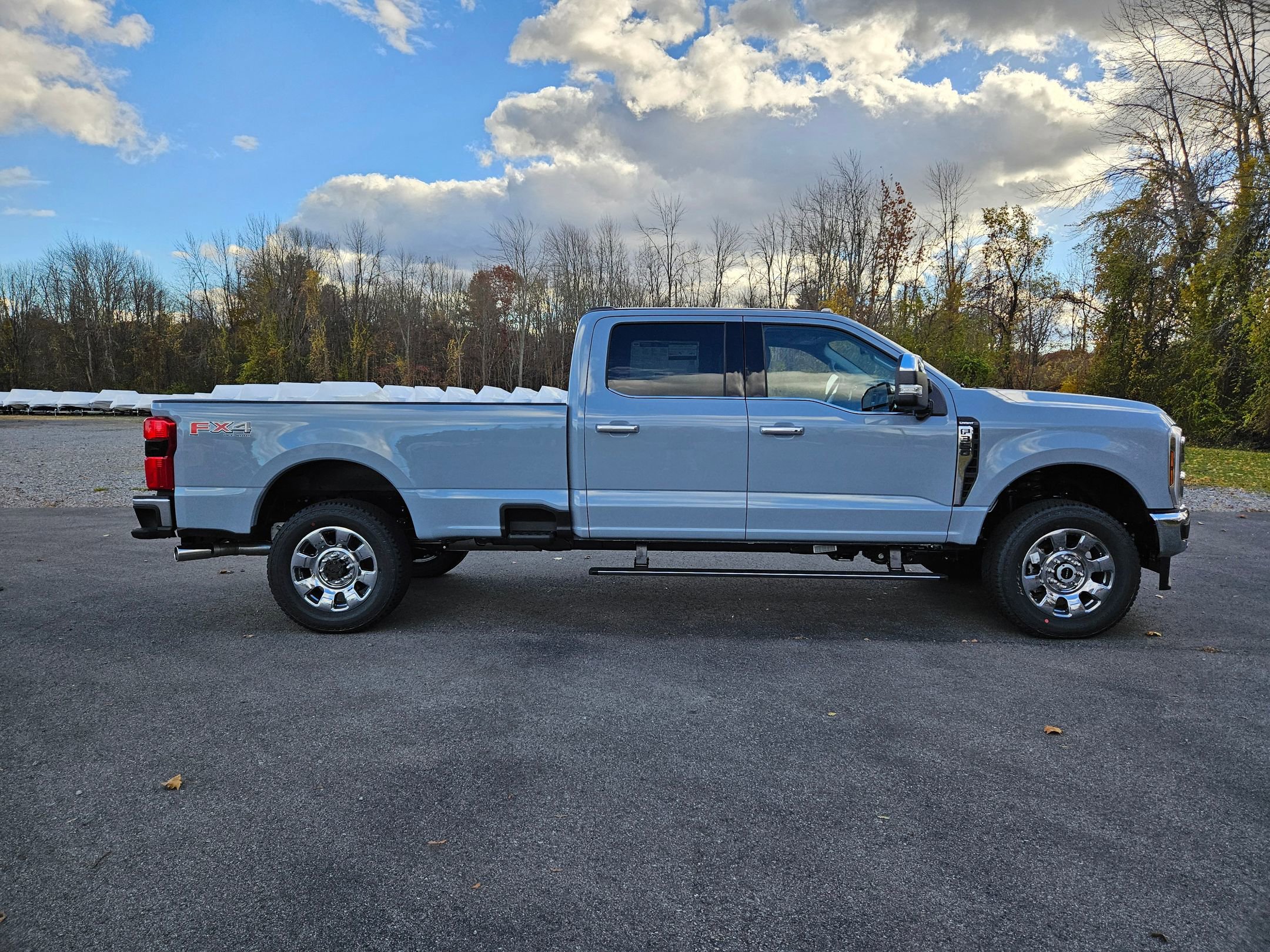 2026 Ford F-350 Lariat photo 2