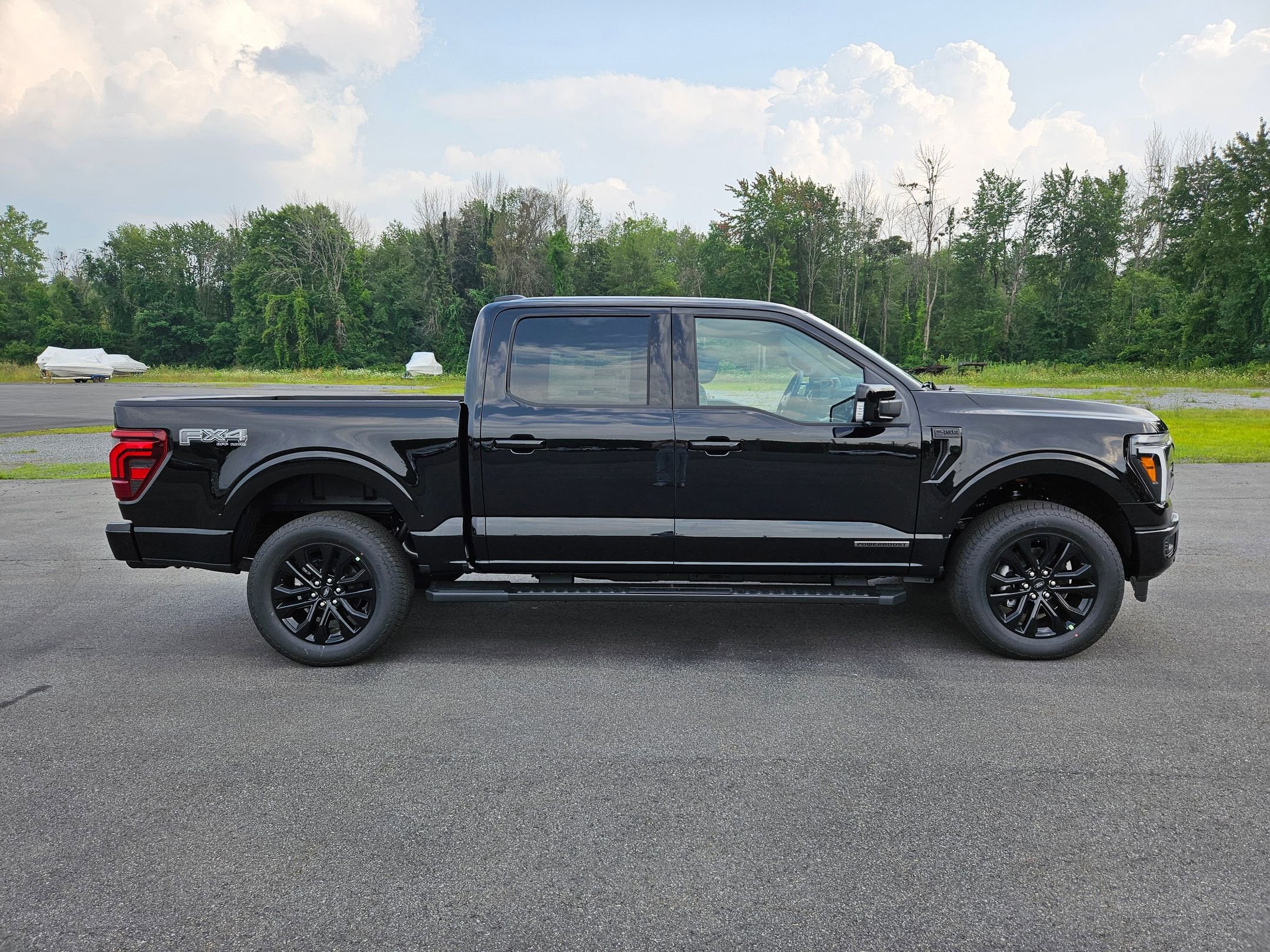 2025 Ford F-150 Lariat photo 2
