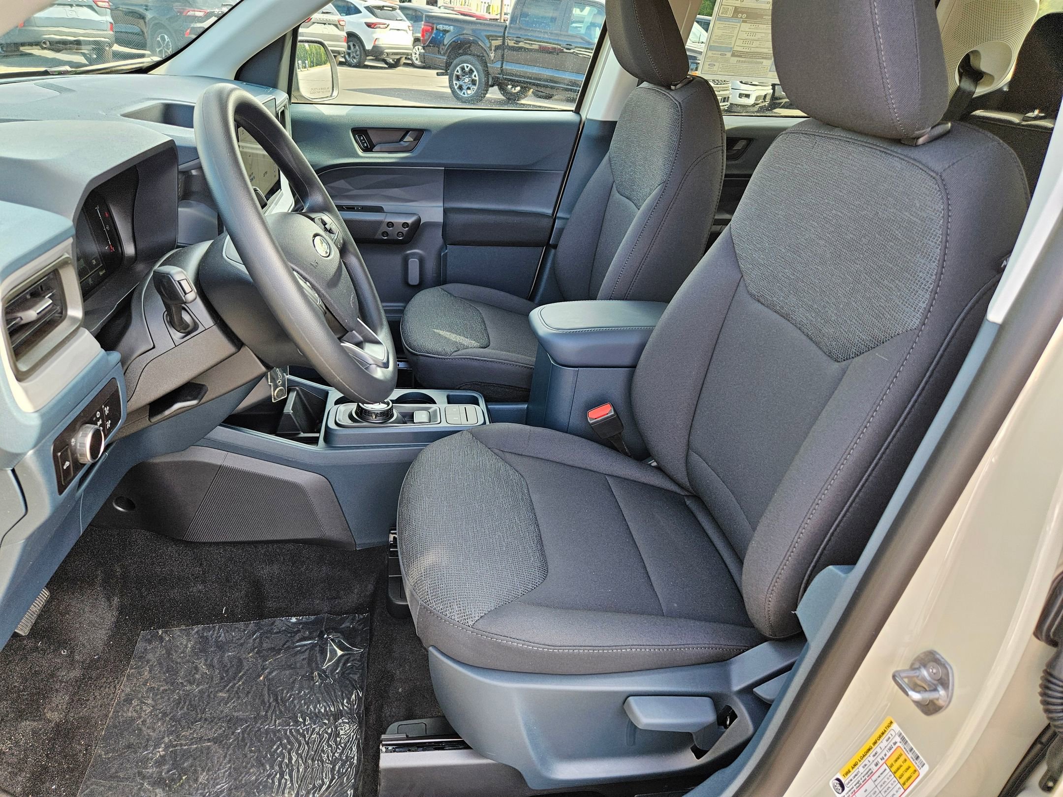 2025 Ford Maverick XL photo 4