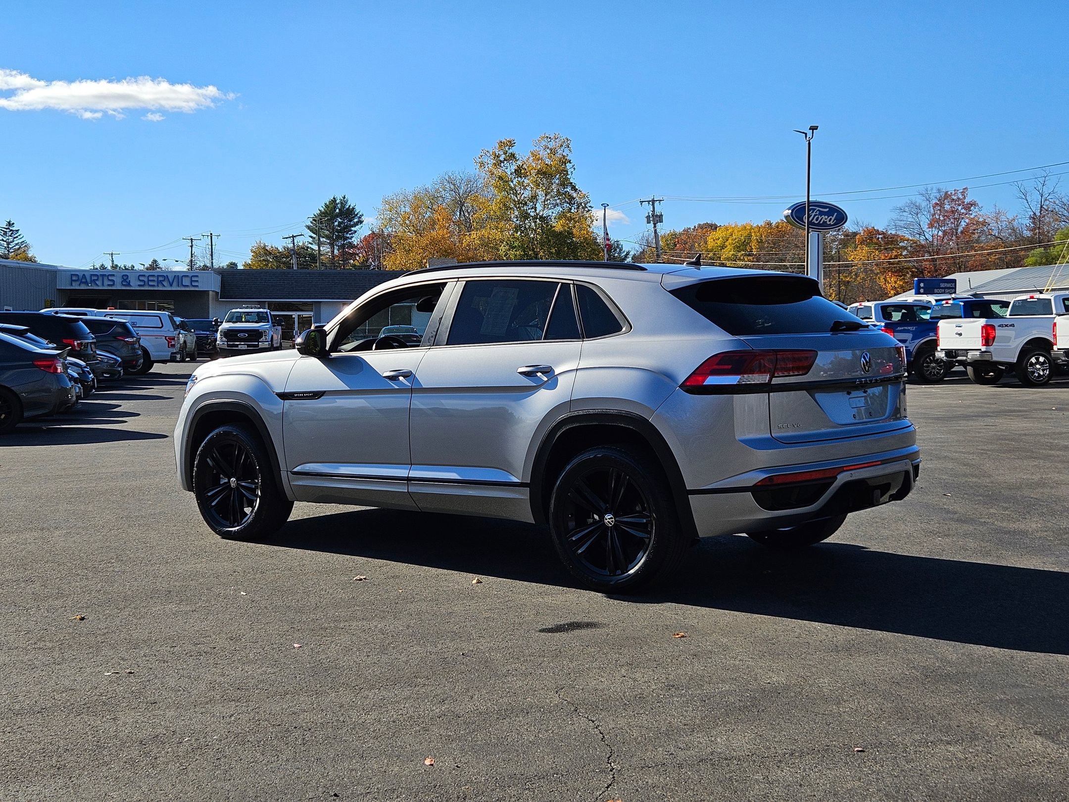 2023 Volkswagen Atlas Cross Sport V6 SEL photo 3