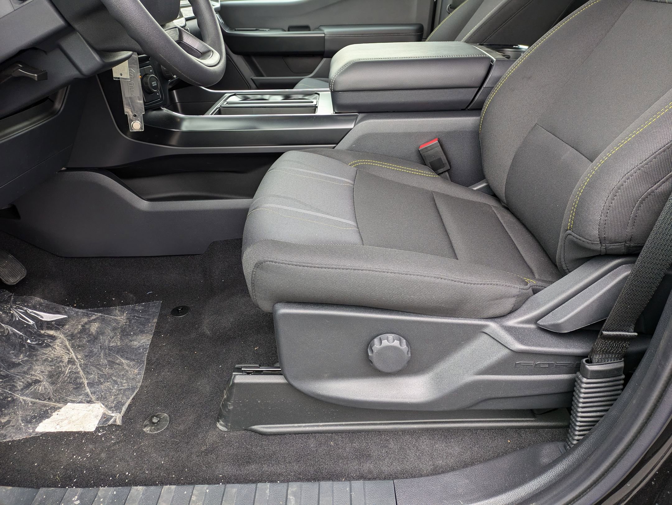 2025 Ford F-150 STX photo 4