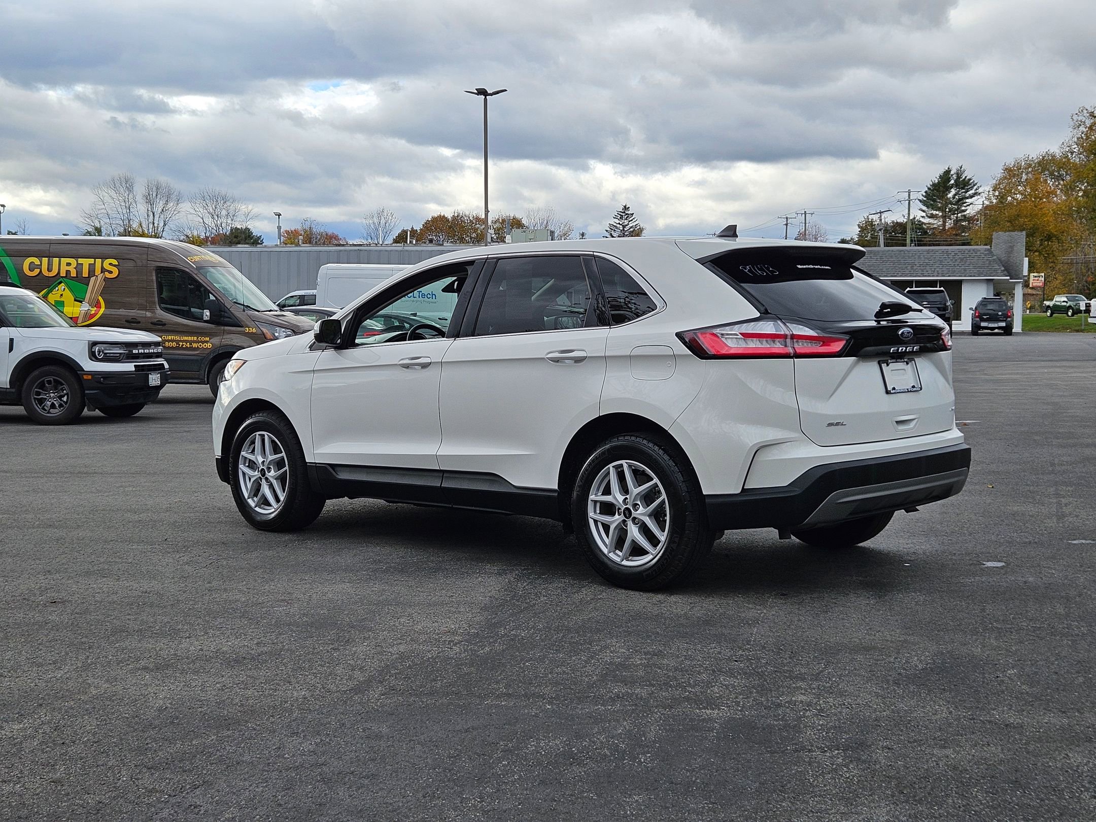 2023 Ford Edge SEL photo 4