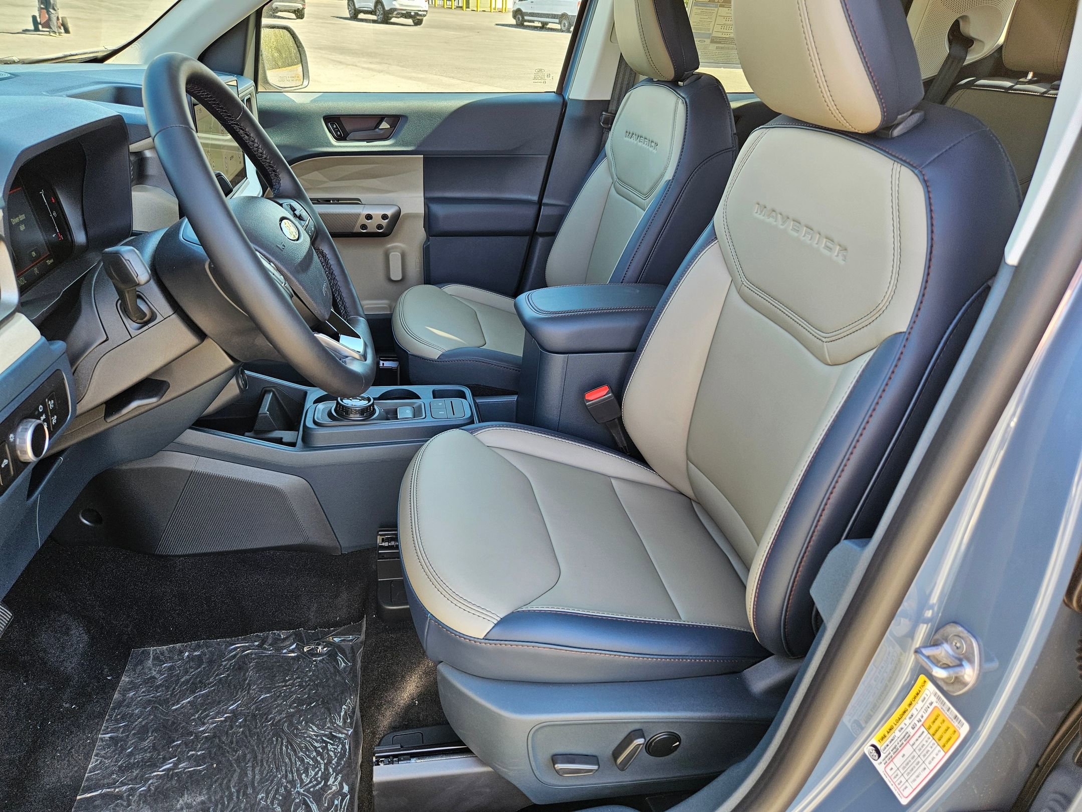 2025 Ford Maverick Lariat photo 3