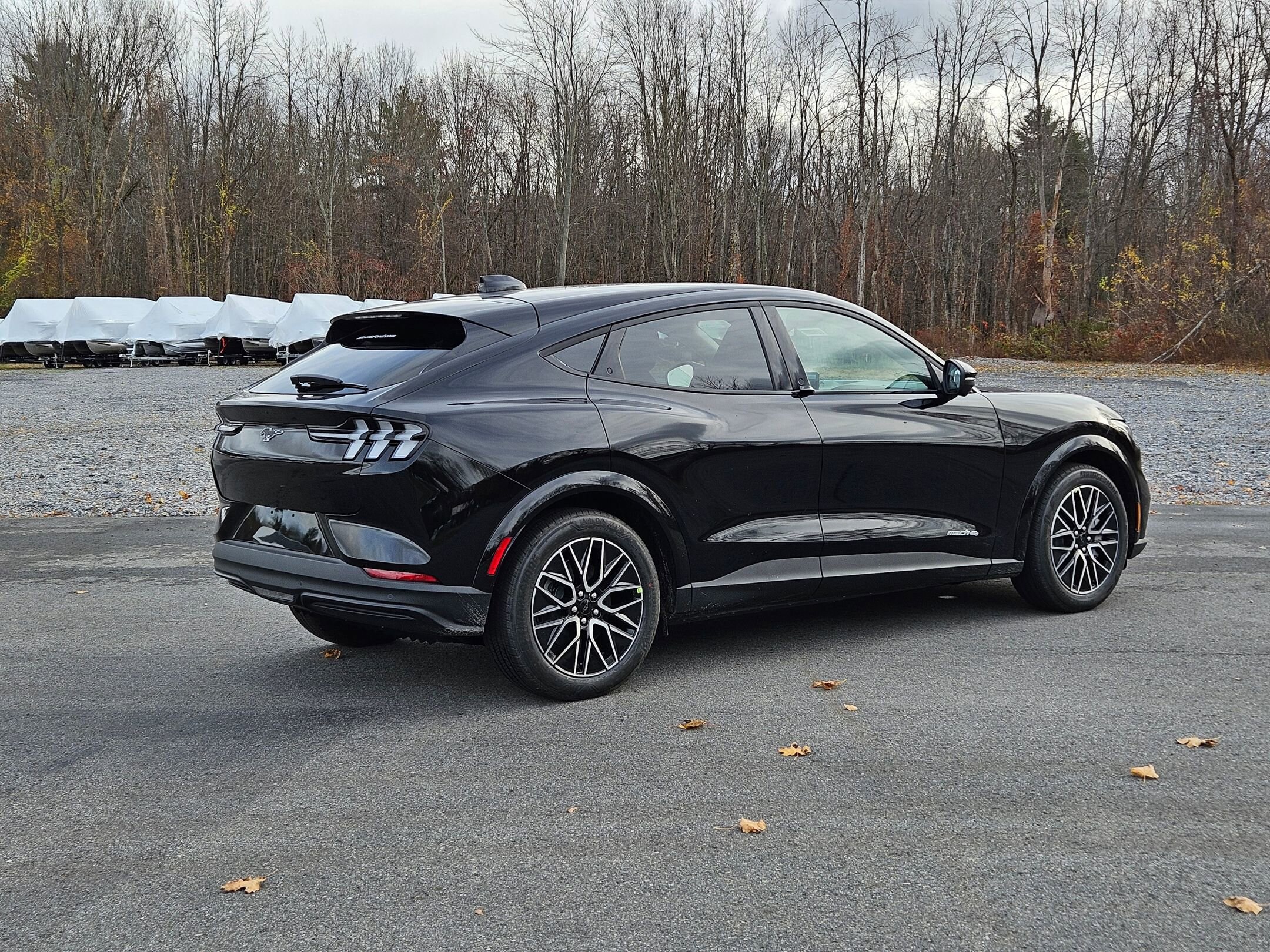 2025 Ford Mustang Mach-E Premium photo 3