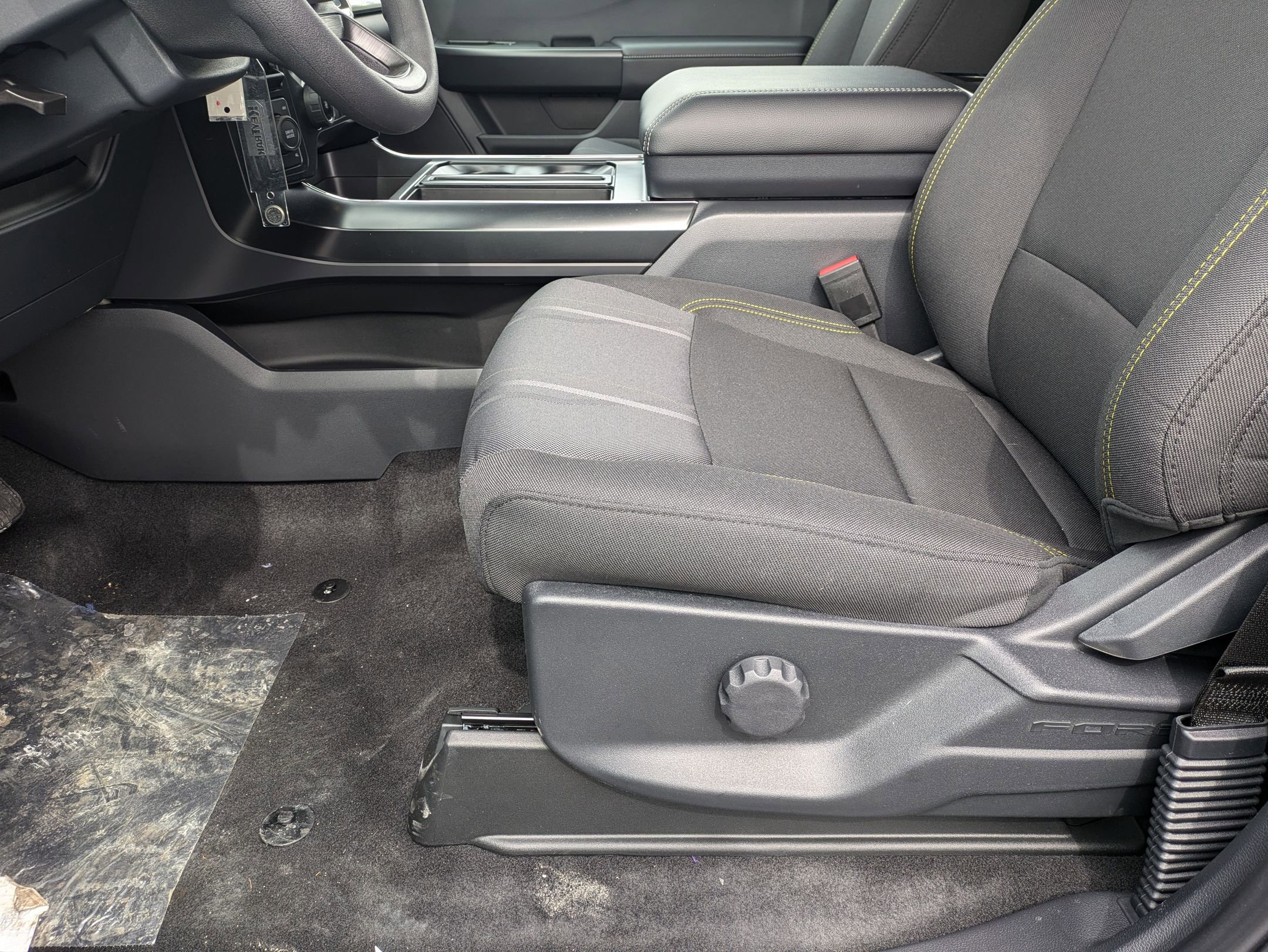 2025 Ford F-150 STX photo 4