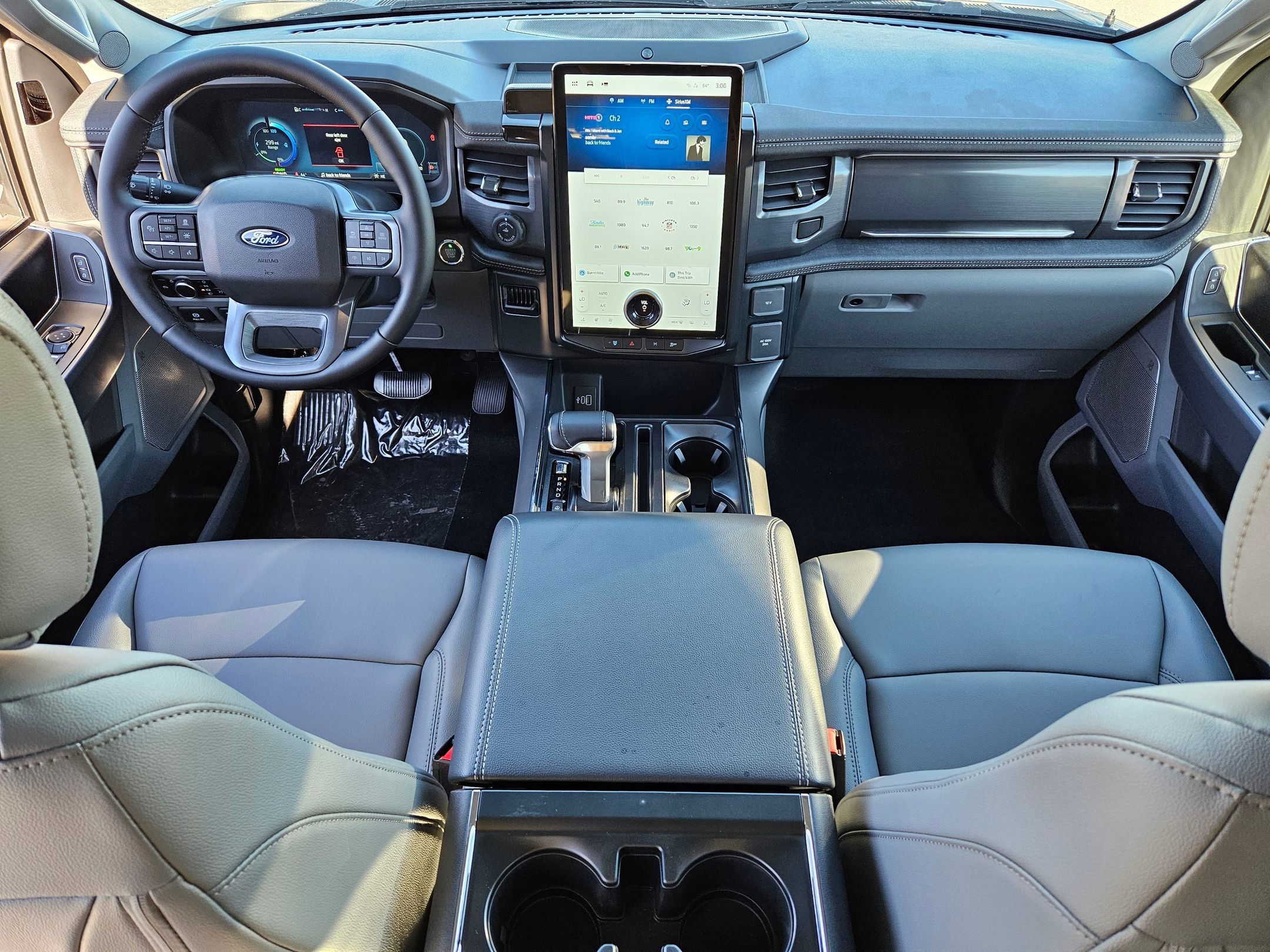 2025 Ford F-150 Lightning Flash - Photo 6