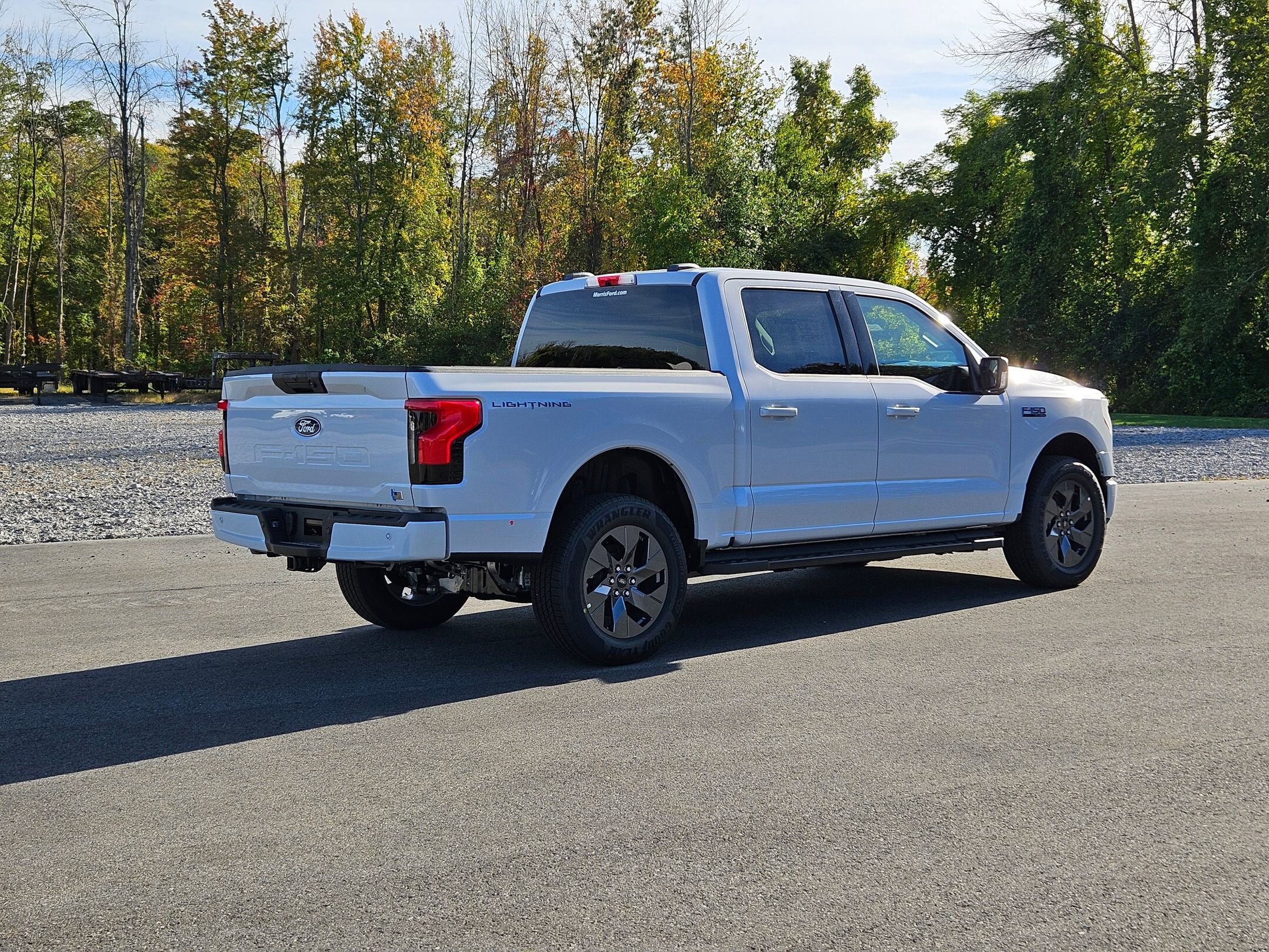 2025 Ford F-150 Lightning photo 2