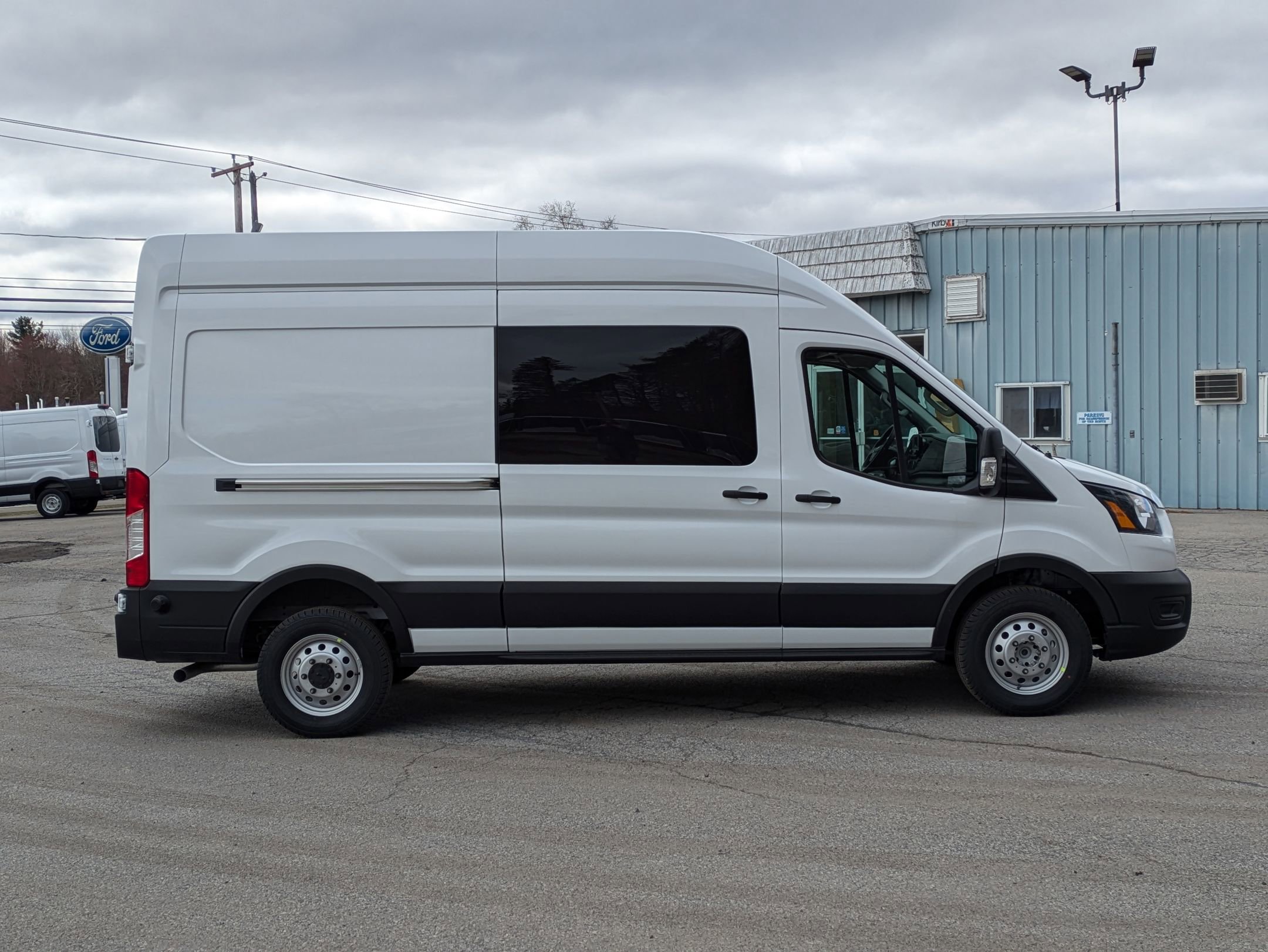 2025 Ford Transit photo 2