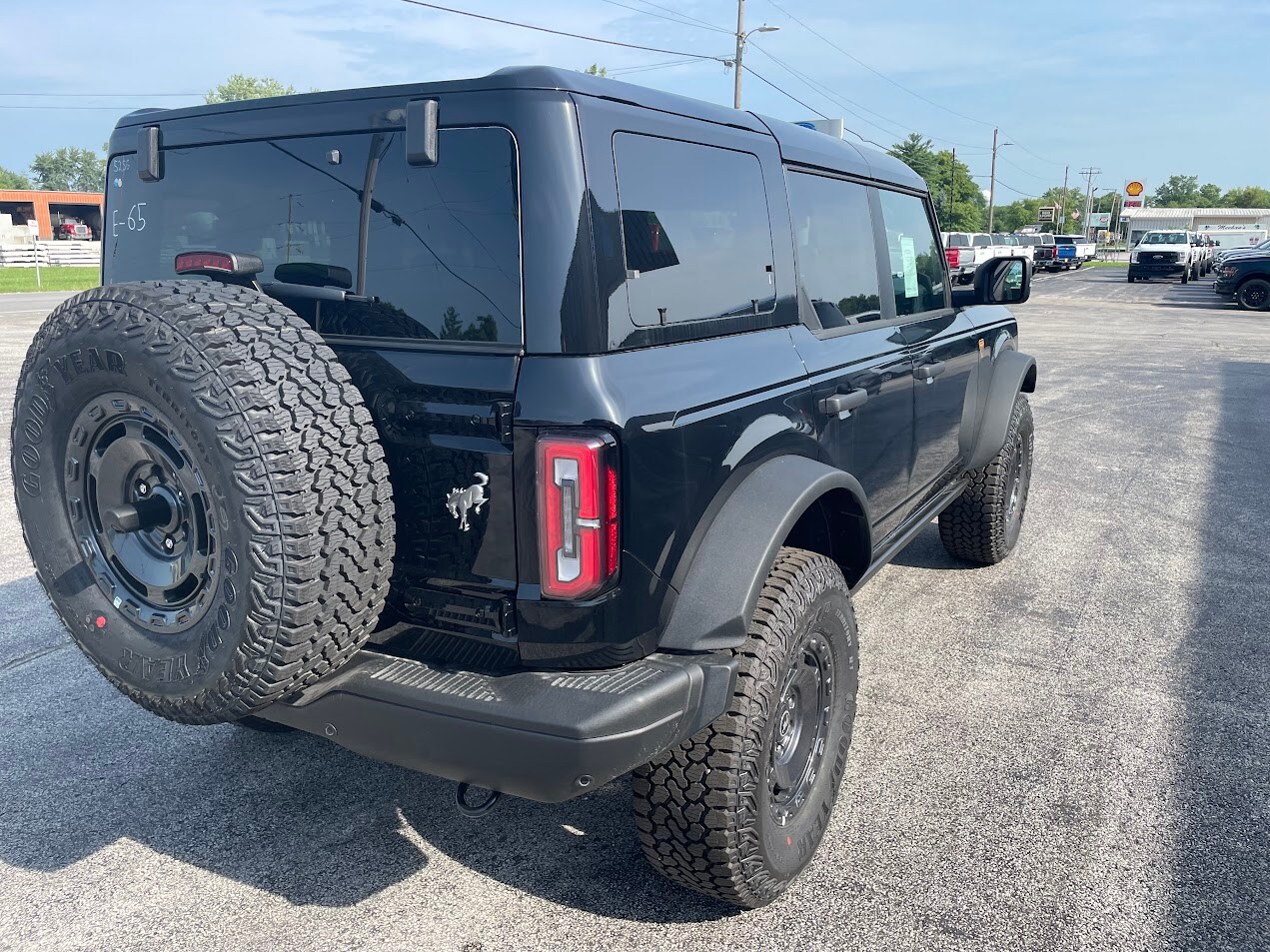 2025 Ford Bronco Badlands photo 3