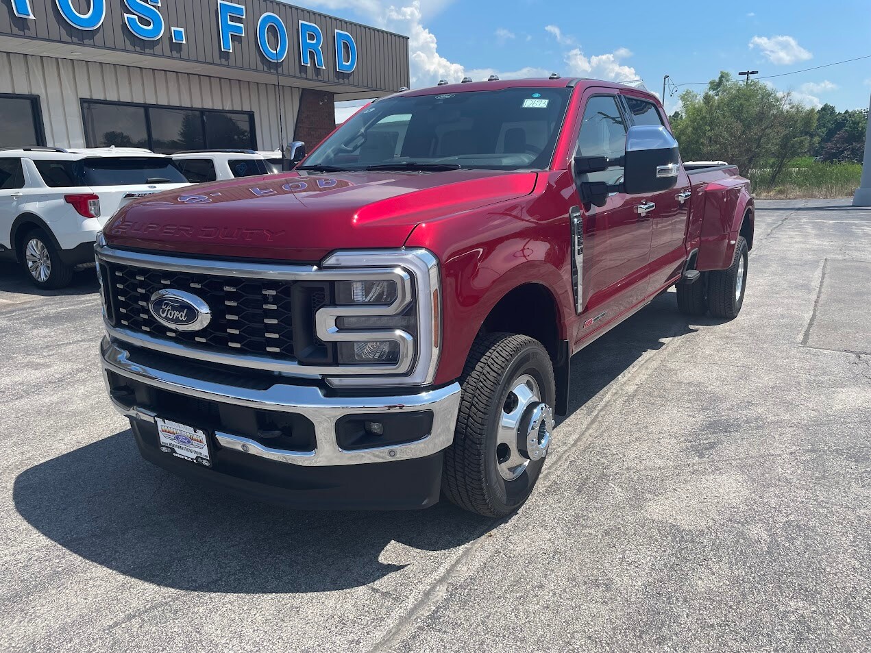 2025 Ford F-350 Lariat photo 2