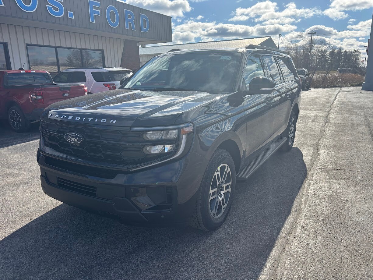 2025 Ford Expedition MAX photo 2