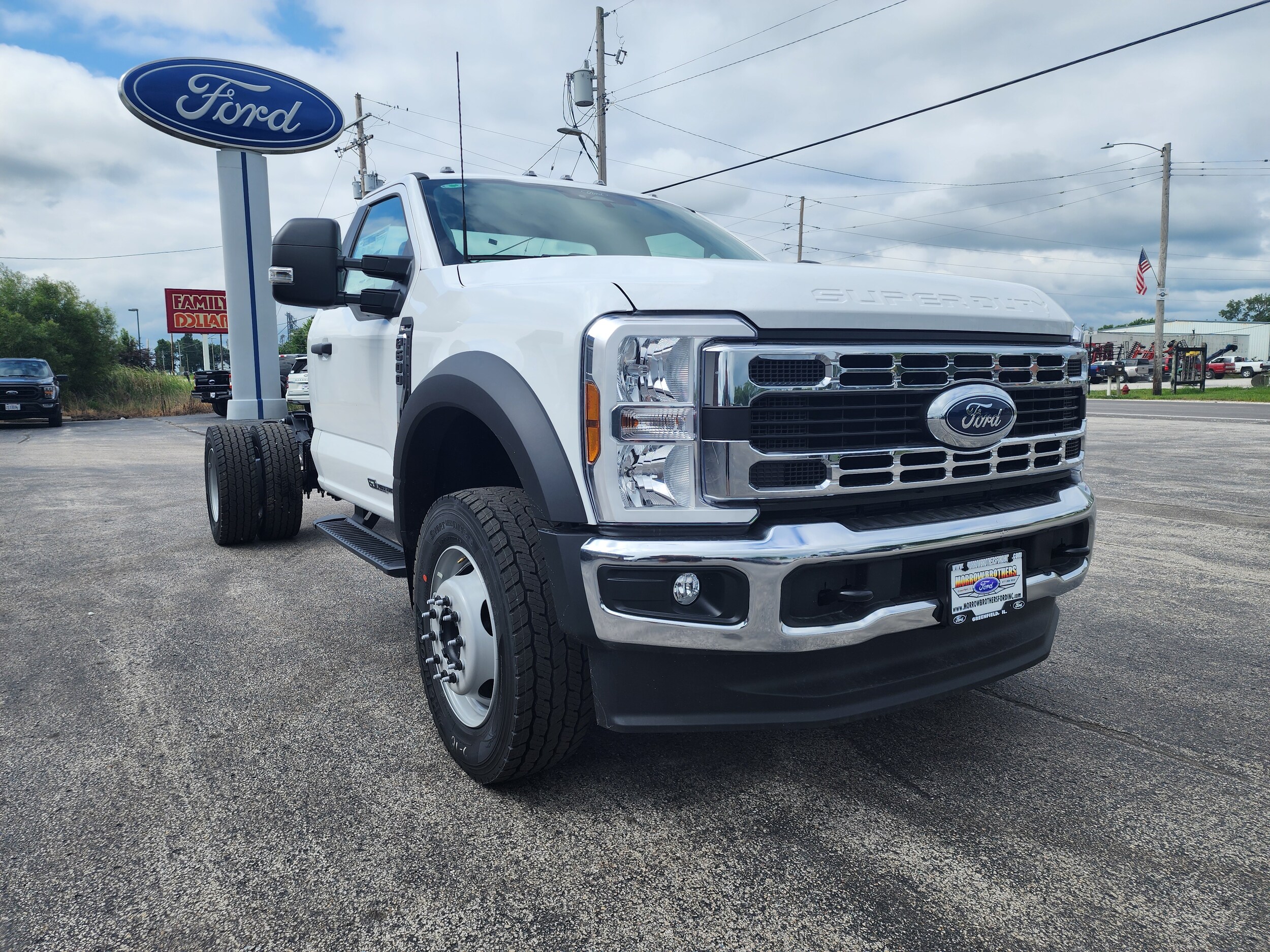 2024 Ford F-600 photo 3