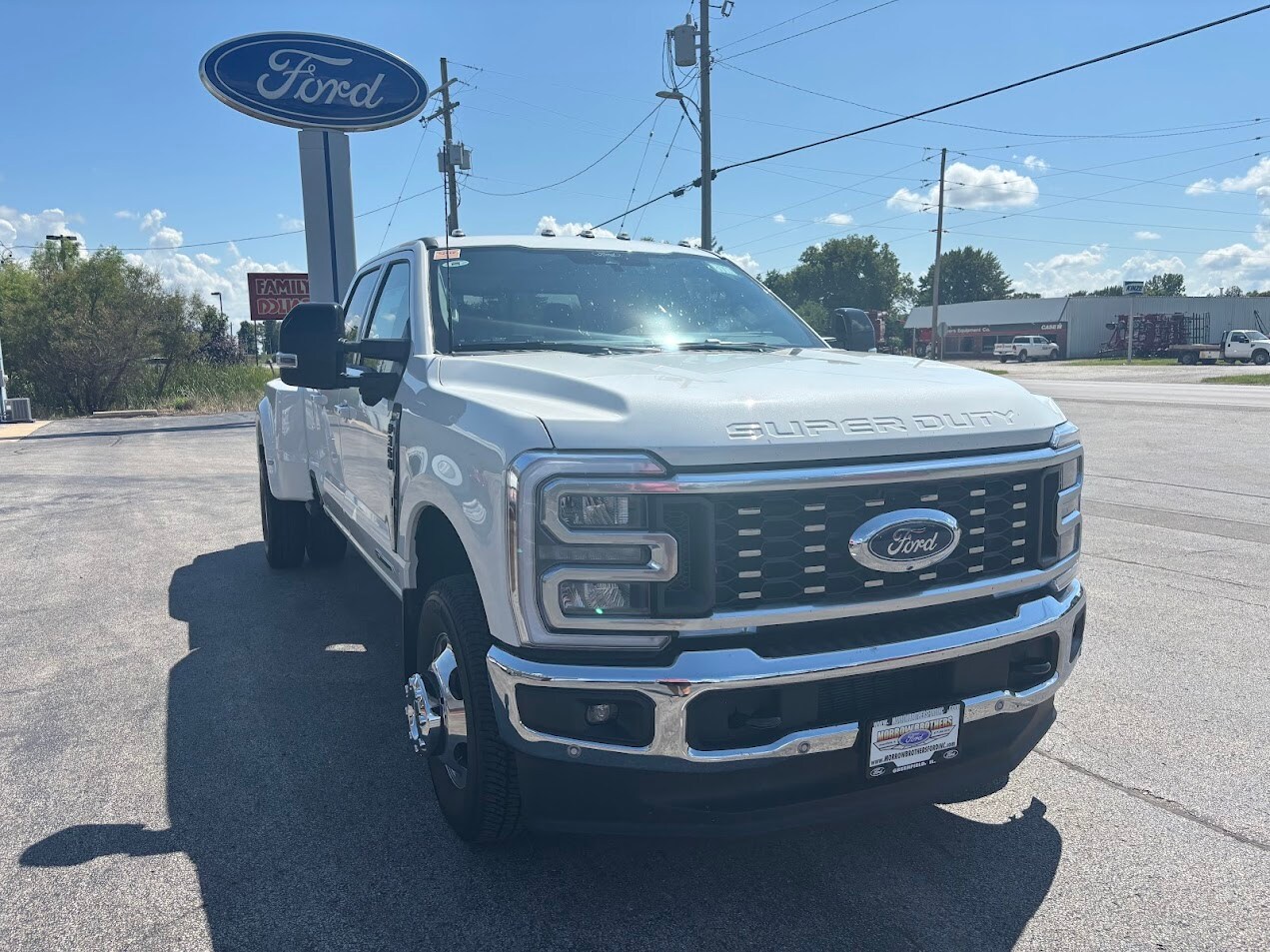 2025 Ford F-350 Lariat photo 3
