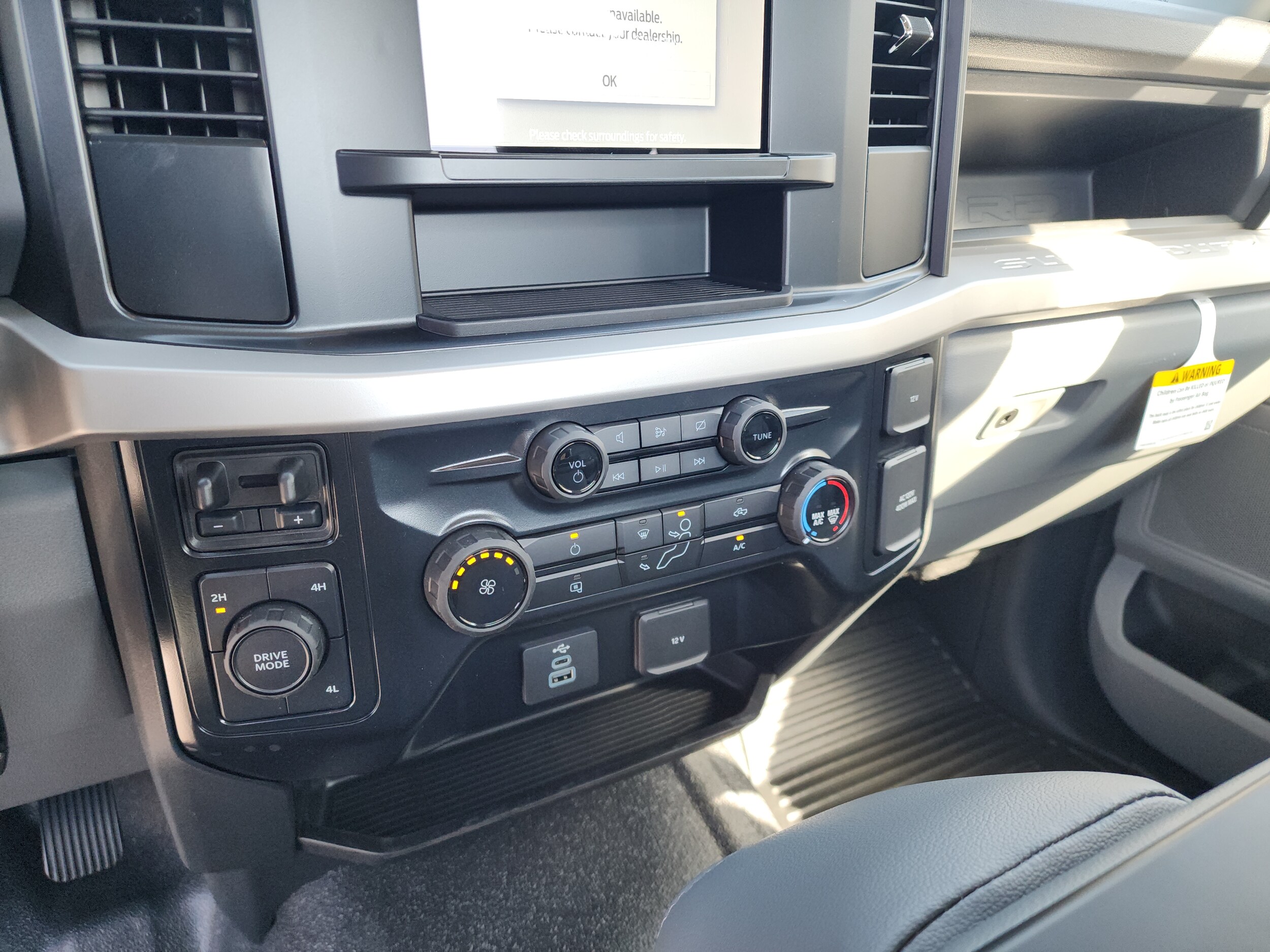 2024 Ford F-350 Super Duty Chassis Cab XL - Photo 9