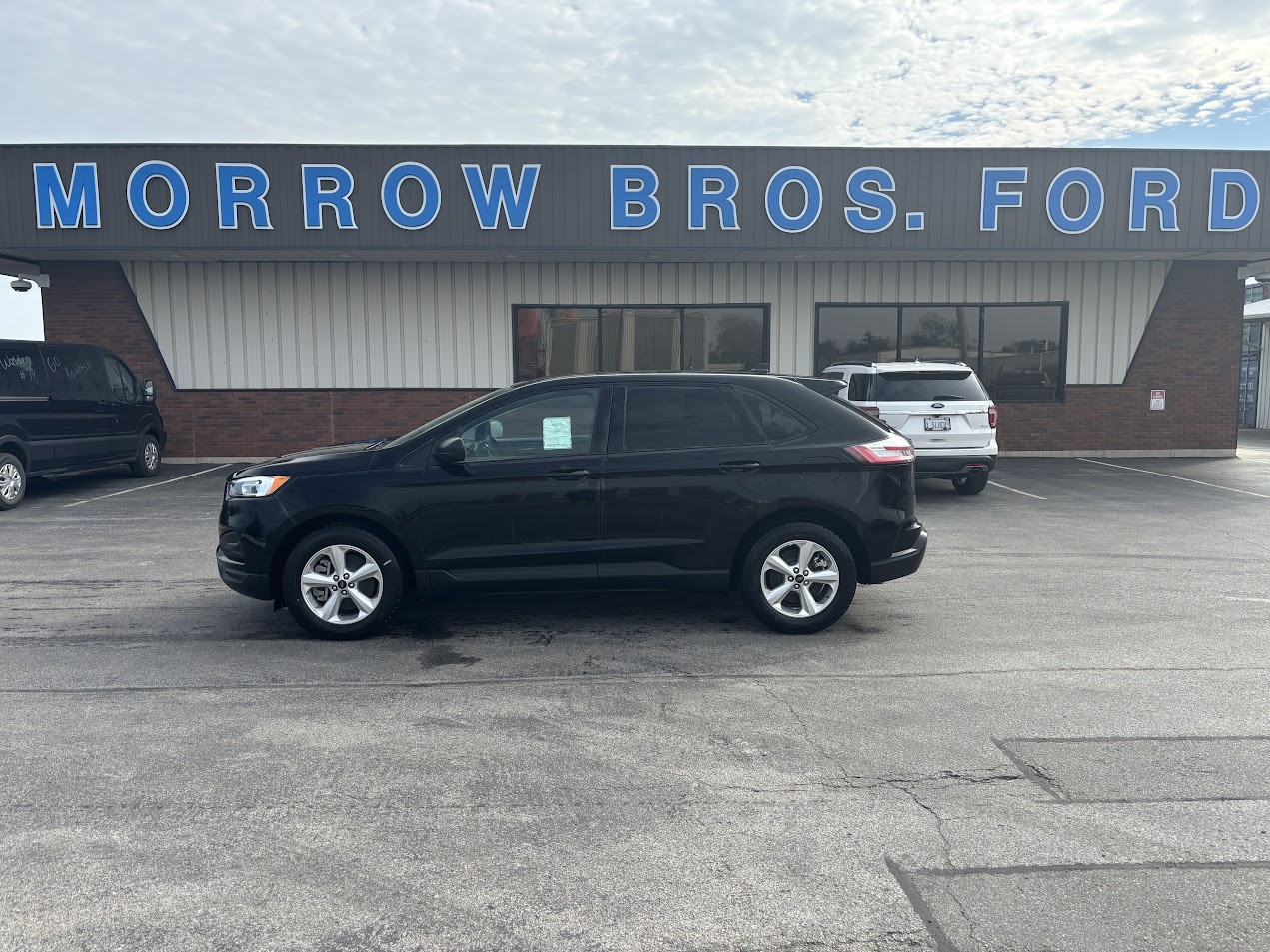 2024 Ford Edge SE's photo