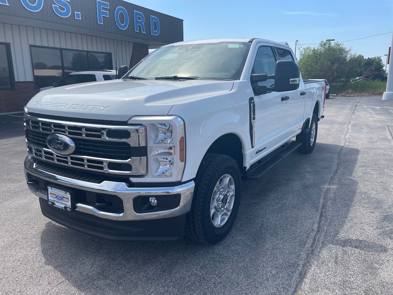 2025 Ford F-250 XLT photo 2