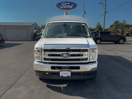 2027 Ford E-350 Cutaway Base Truck